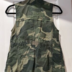 Abercrombie & Fitch Green Camo Zip Sleeveless Vest